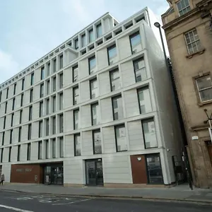 Stylish Ensuite Bedrooms With Private Bathroom And Fully-equipped At Market House In Apartment