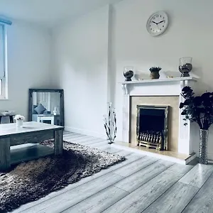 Superb 2 Bedroom With Free Parking Apartment Edinburgh