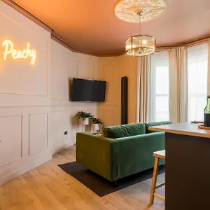 Stylish Central Apartment Bournemouth